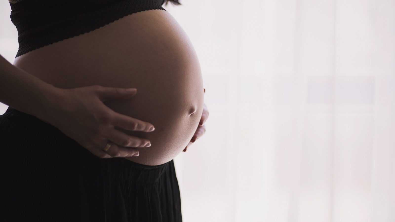 Laboring at Home: How to Stay Confident (And Safe)