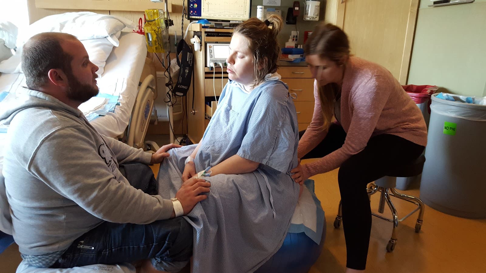 12 Labor Coaching Tips for Anyone to Be the Perfect Childbirth Coach