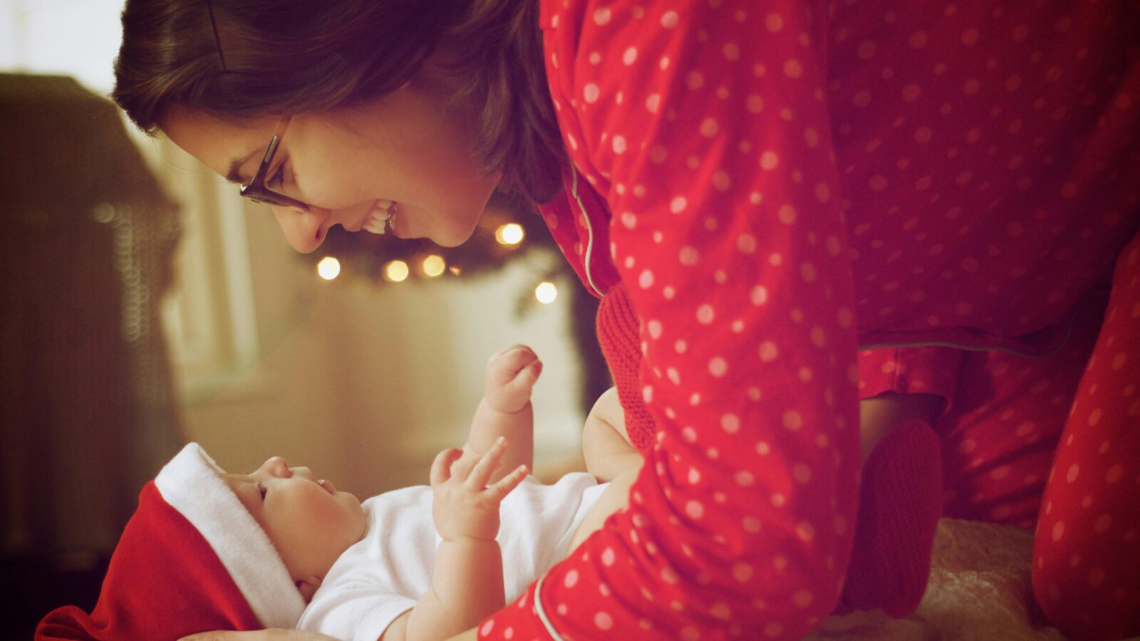 Postpartum Tips for the Holidays: Surviving (and maybe even enjoying) the Season